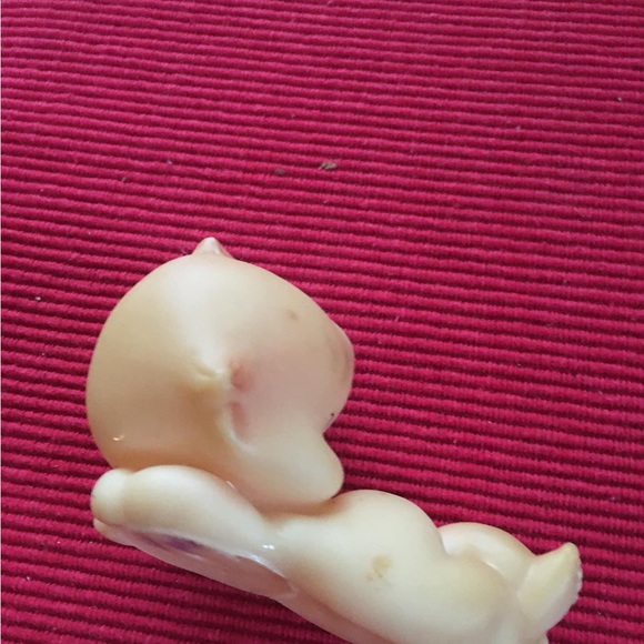 2757 Kewpie Doll Plastic Reclining Kewpie Doll It does have a Few Smudgy Spots - Picture 6 of 8